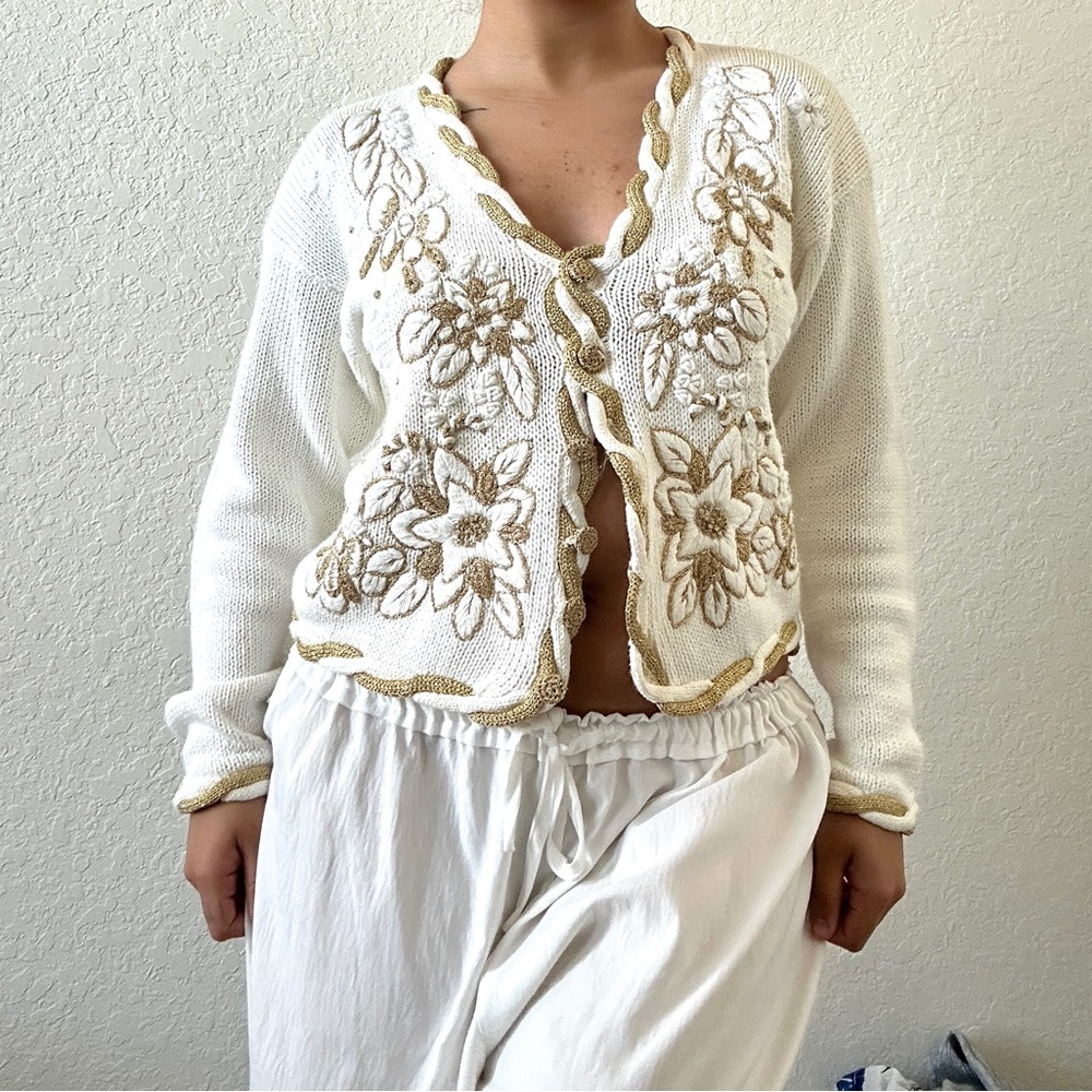 Vintage Embroidered White and Gold Women's Sweater